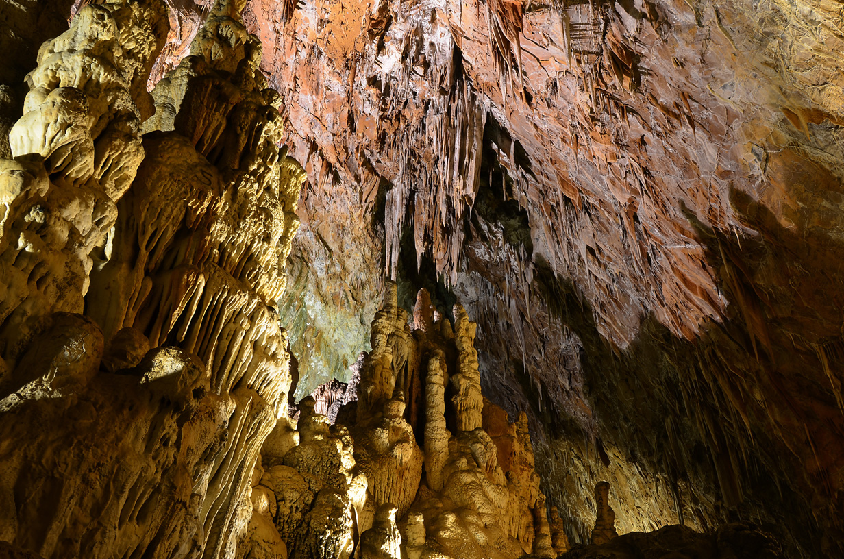 Immagine della Grotta delle Torri di Slivia